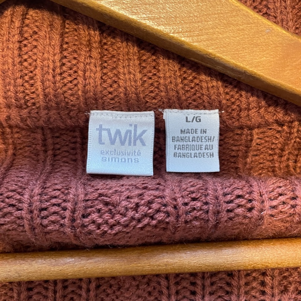 Simons-Twik, Women's Rust Sweater - Picture 3 of 4